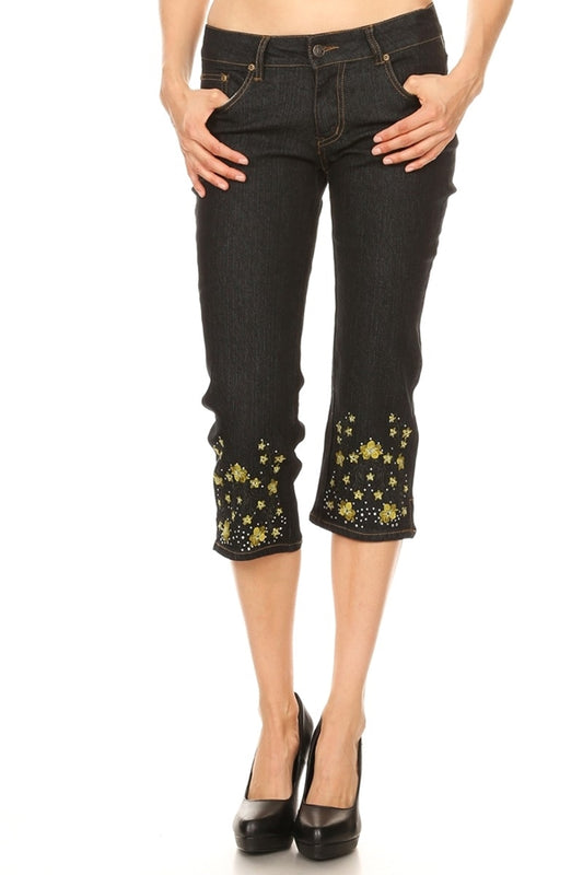 DB-111 Embroidered capri